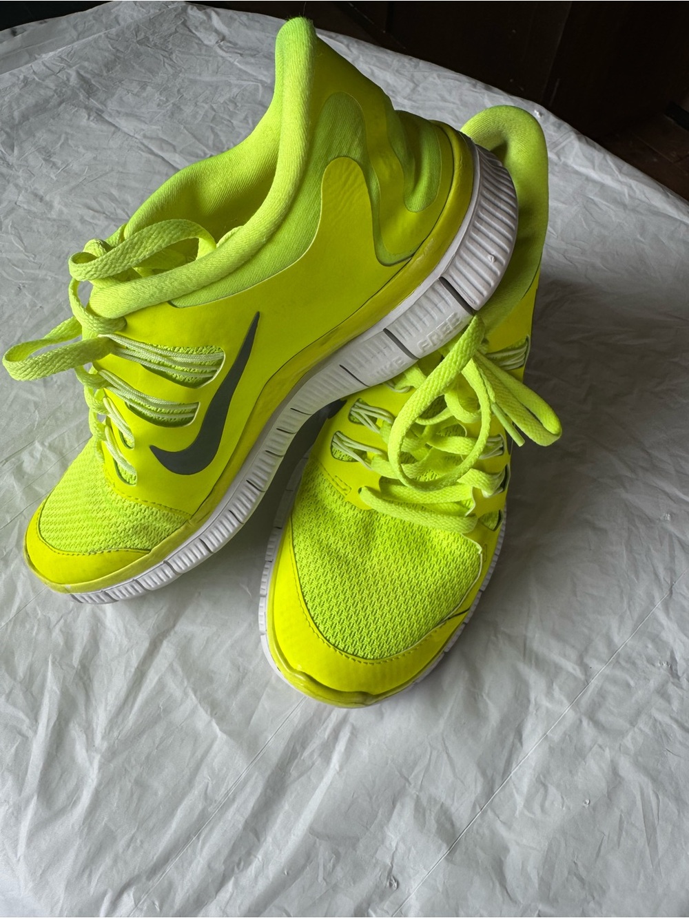 Nike Free 5.0 Women’s Running Shoes Volt Neon Yellow Size 6.5
